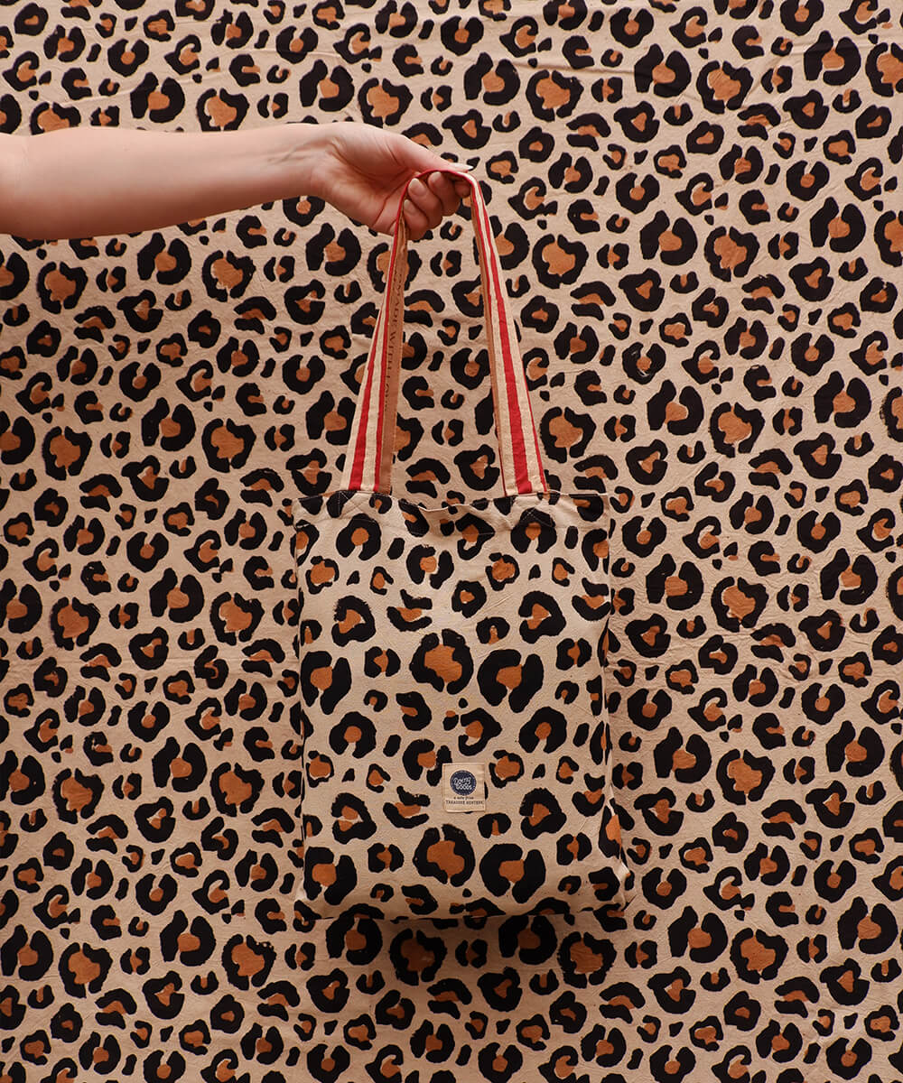 Leopard Single Plaid in draagtas